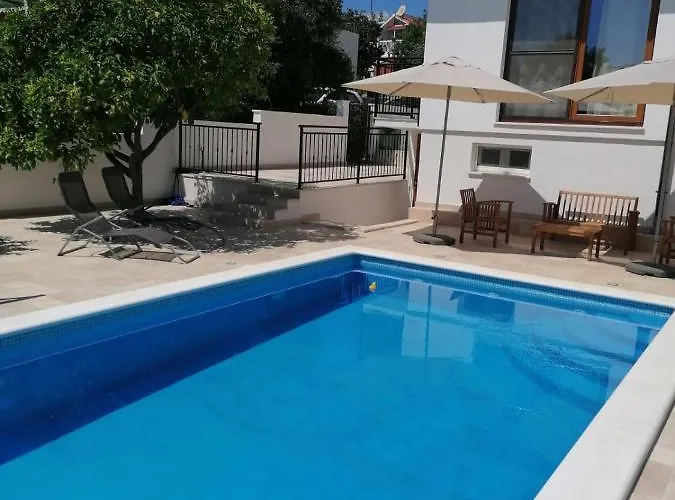 Vila Vlatino