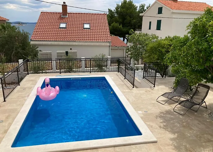 Vila Vlatino Seget Vranjica
