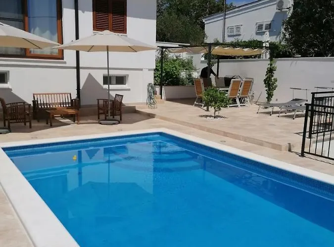 Vila Vlatino Seget Vranjica